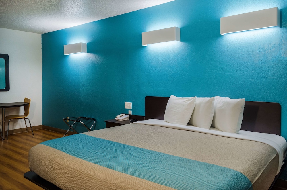 Motel6 Mobile, AL 16/40