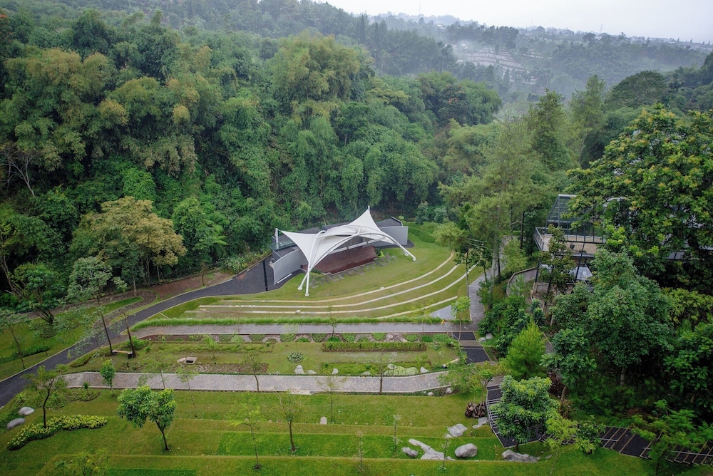 The Gaia Hotel Bandung 25/29