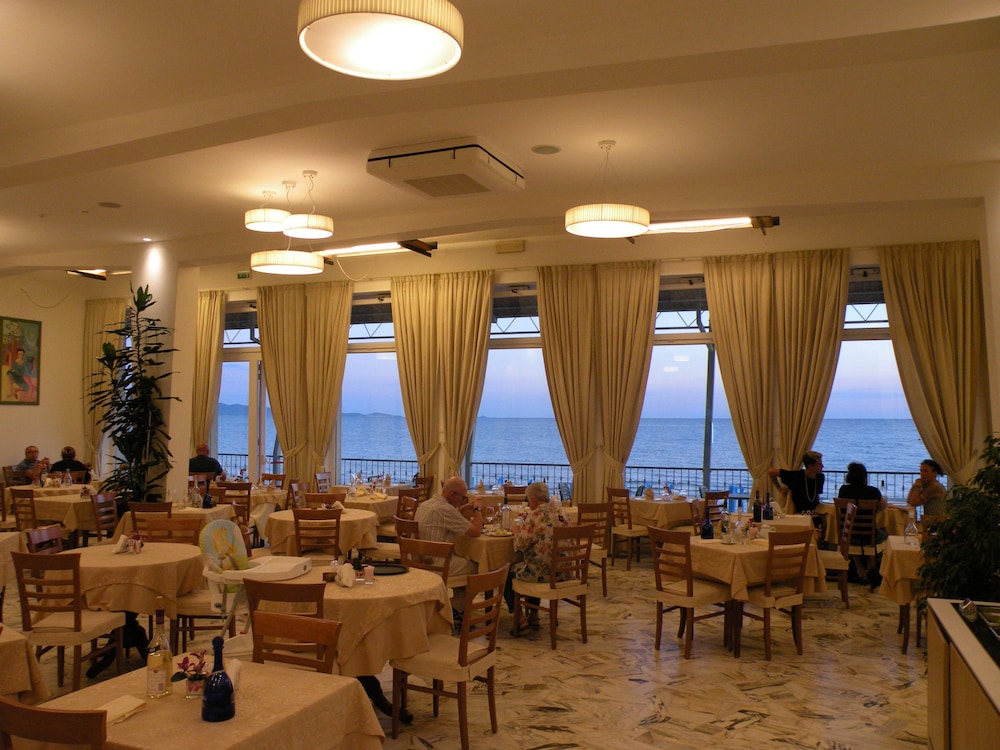 Hotel Parrini 32/50