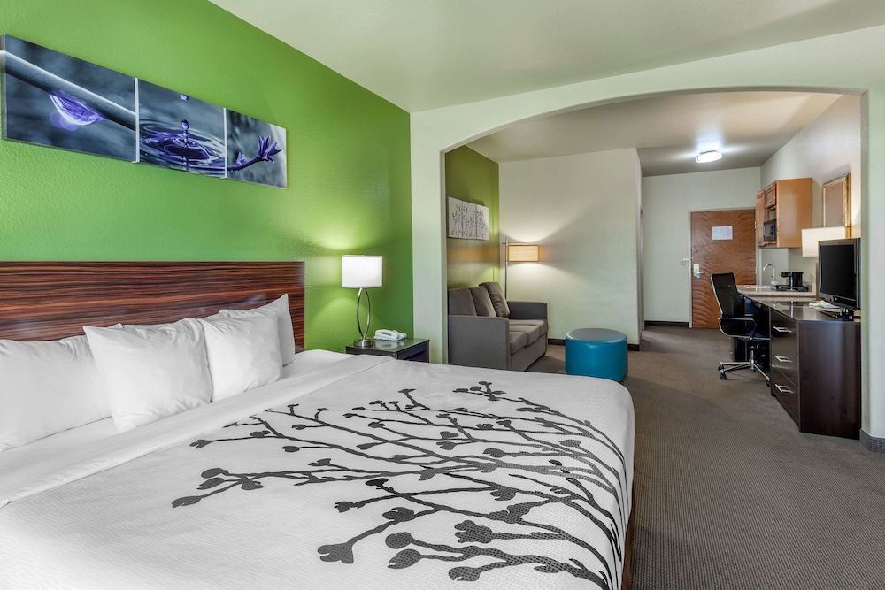 Sleep Inn & Suites Hewitt - South Waco 12/29