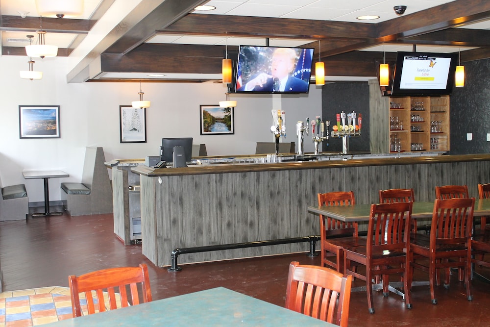 Greenwood Inn & Suites 7/37