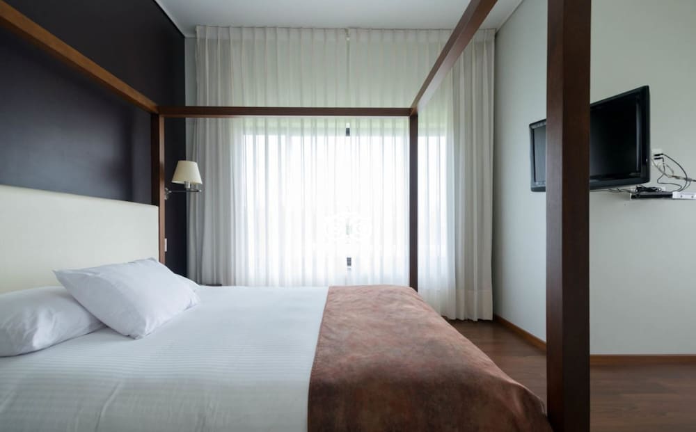 Regency Park Hotel 12/48