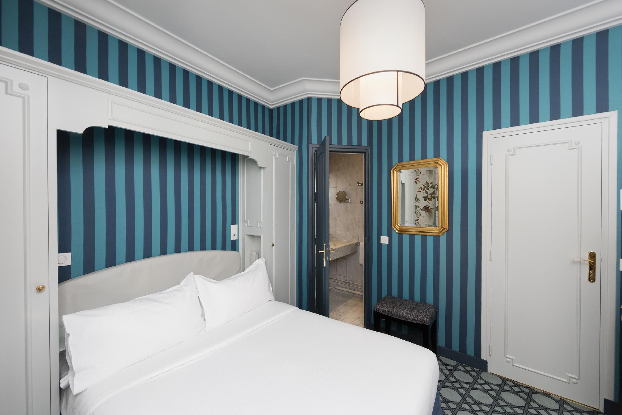 ROOM, DOUBLE BED