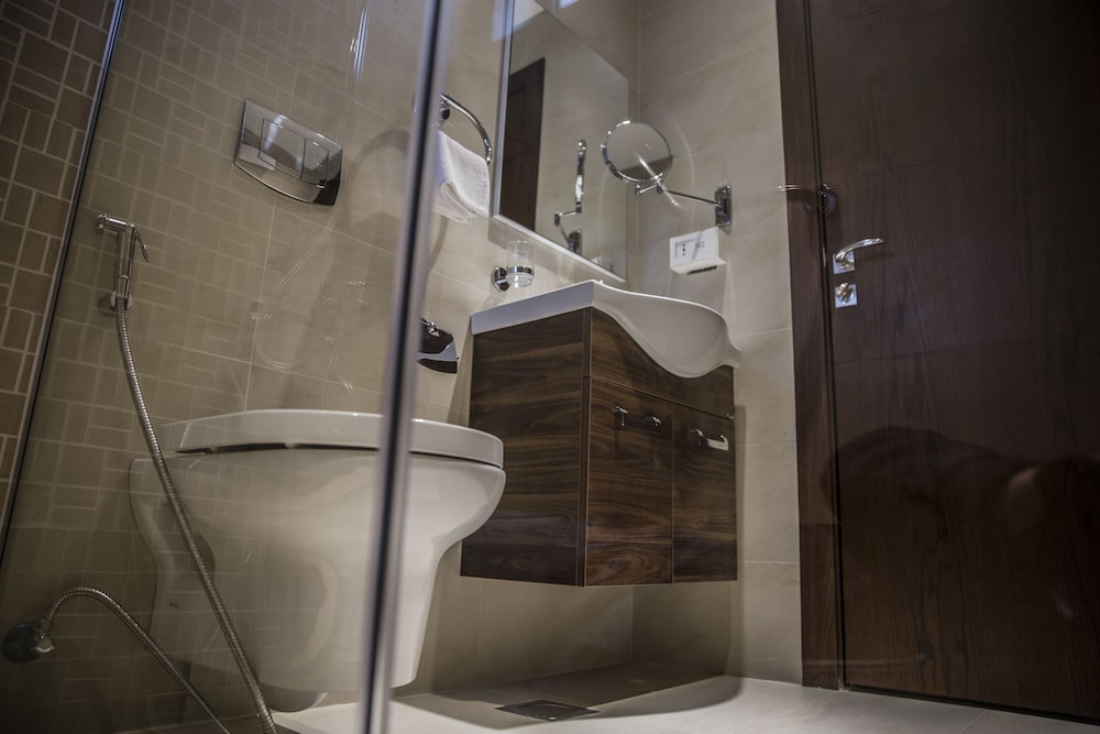 Naylover Hotel Suites 46/50