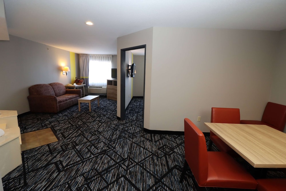 Super 8 By Wyndham Perryville 48/66