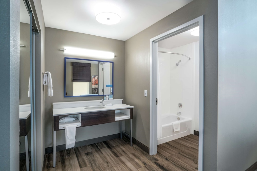 Hampton Inn Madison Huntsville Airport 19/55