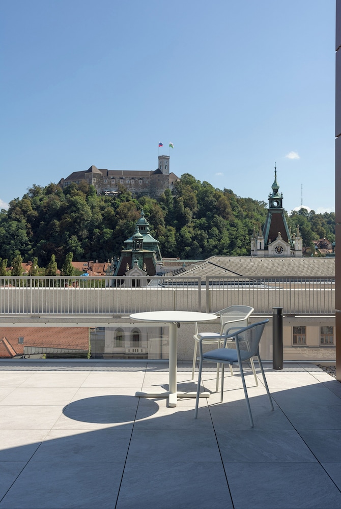 Occidental Ljubljana 42/69