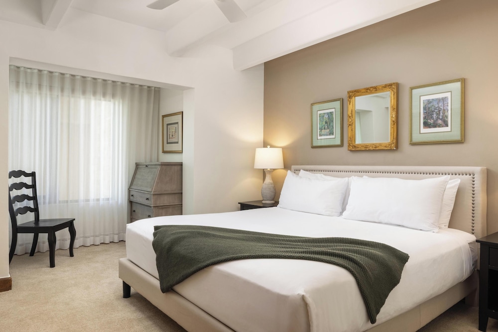 Condo, Landmark, Deluxe, King and Queen Bed