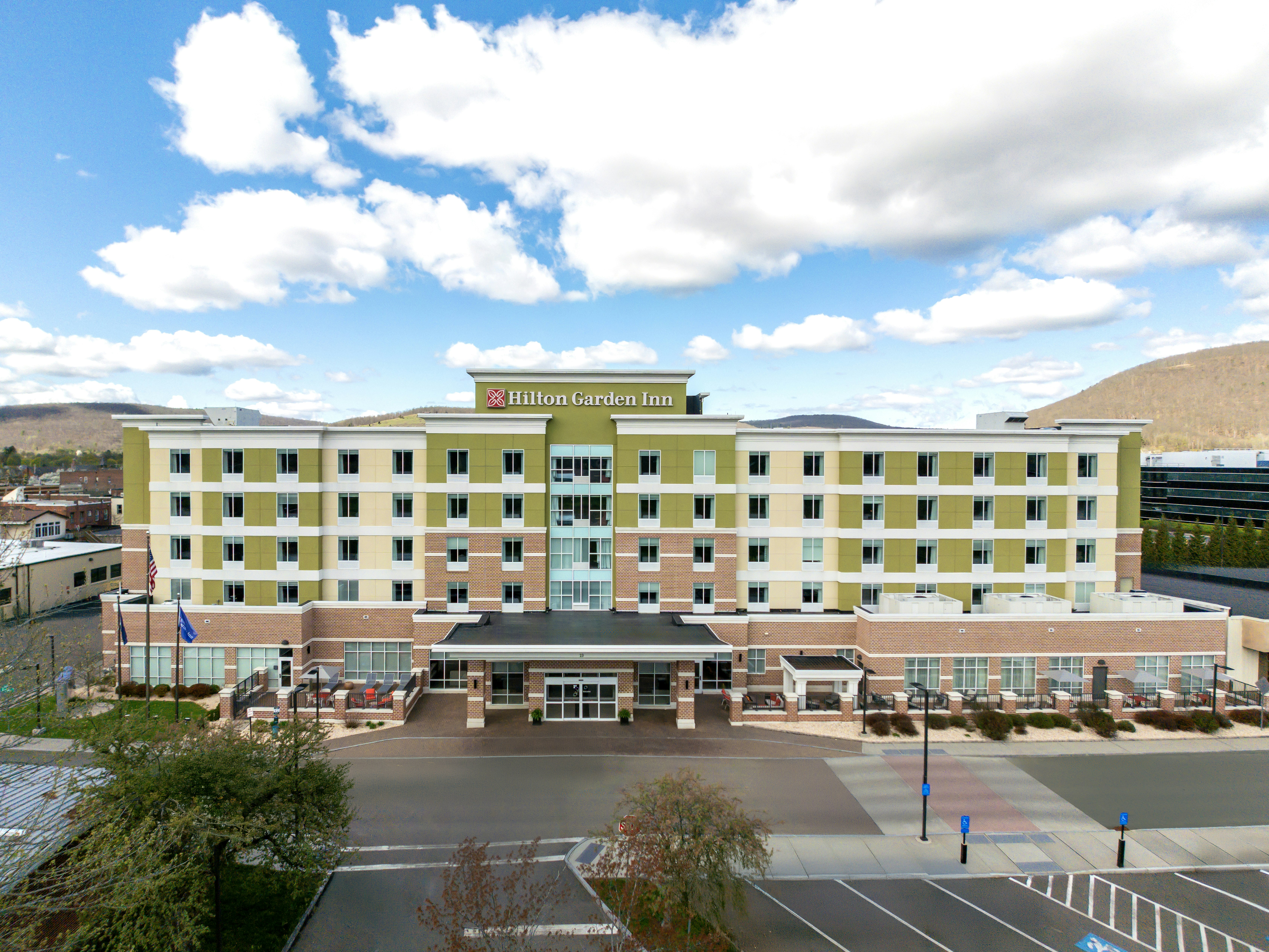 Hilton Garden Inn Corning Downtown 10/50