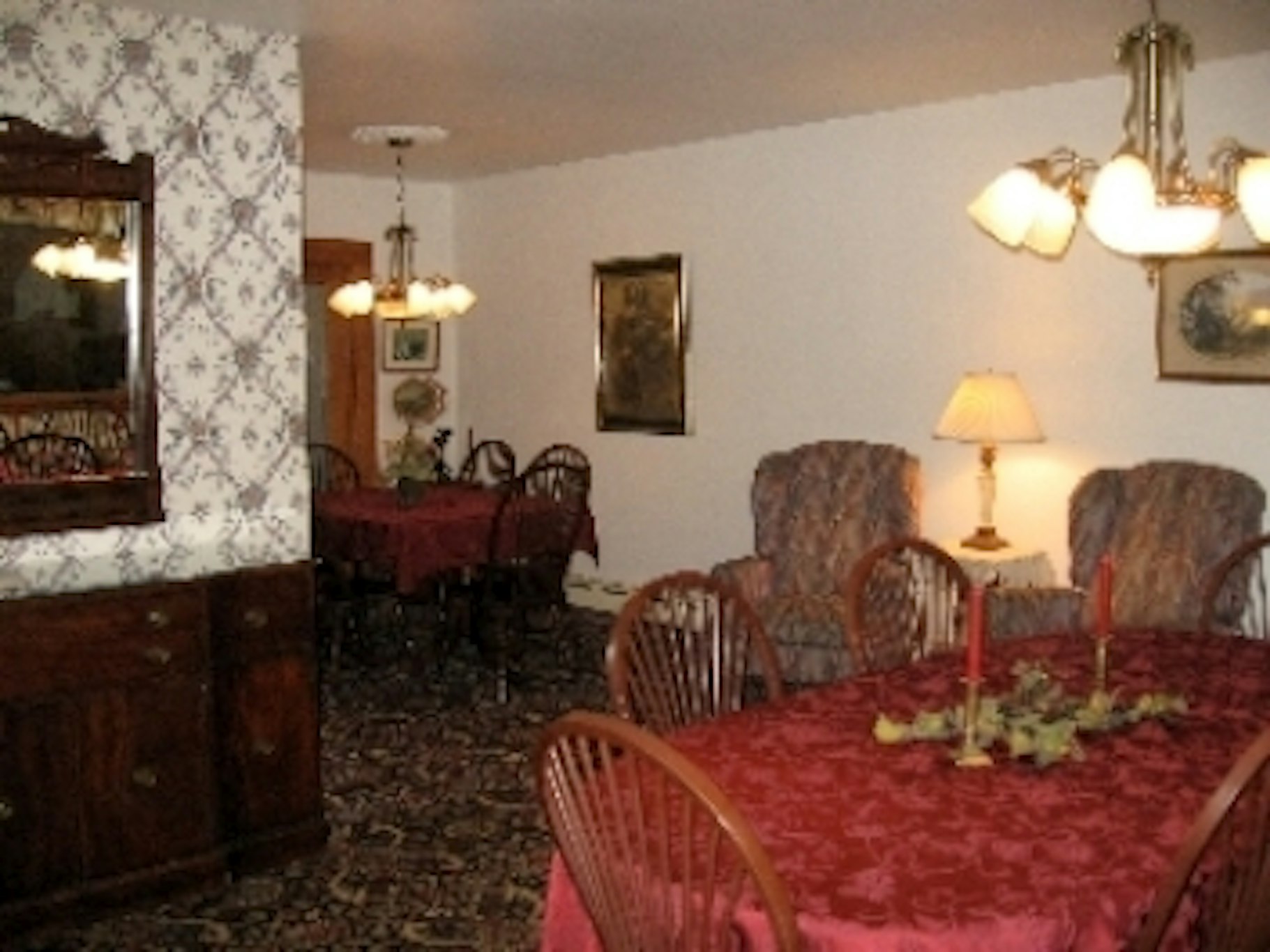 Glass House Inn 2/3