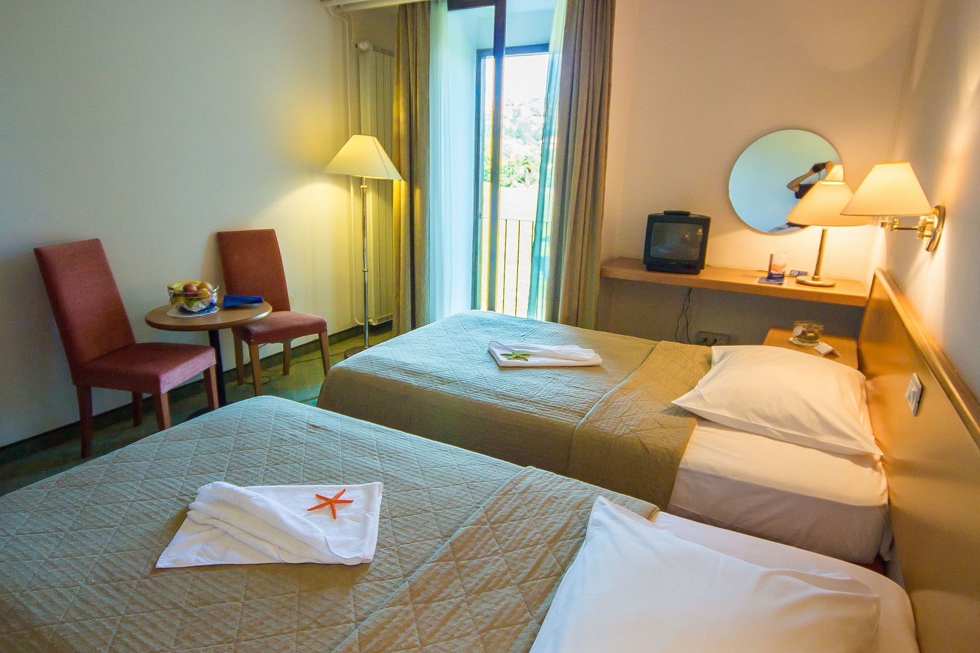 غرفة قياسية بسرير مزدوج بشرفة، Hotel Vile Park 4/10