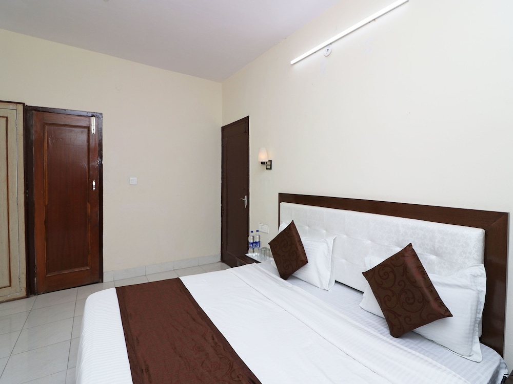 The Kings Kalindi Resort & Spa 9/27
