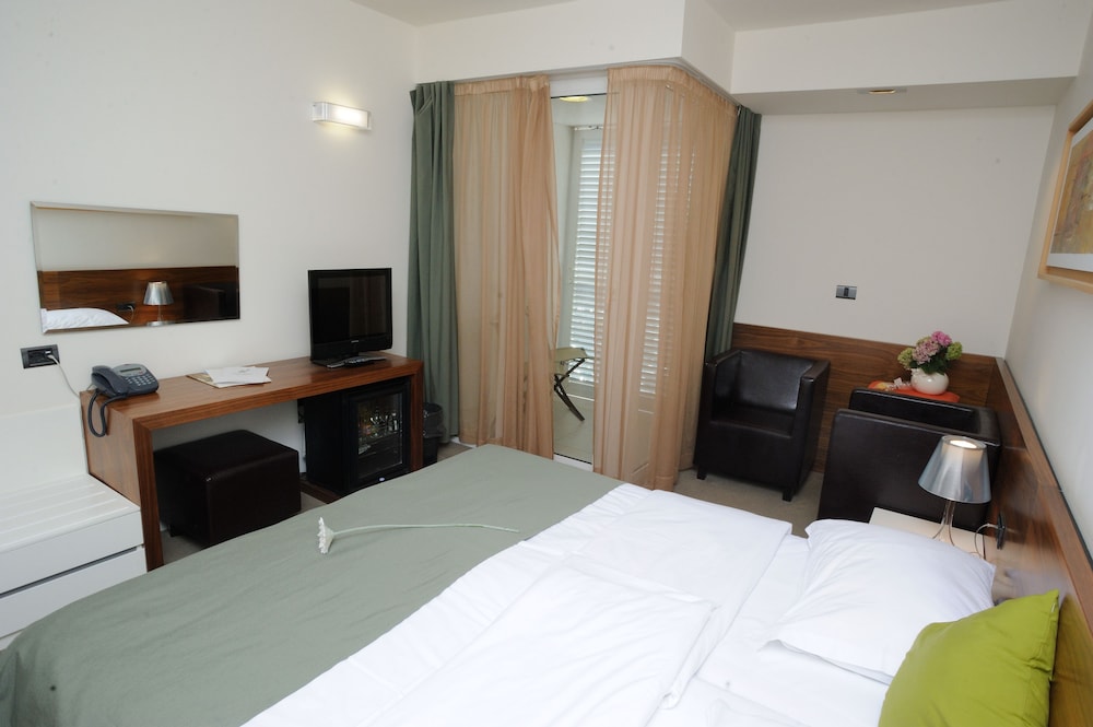 Hotel Vrilo - Adults Only 8/24