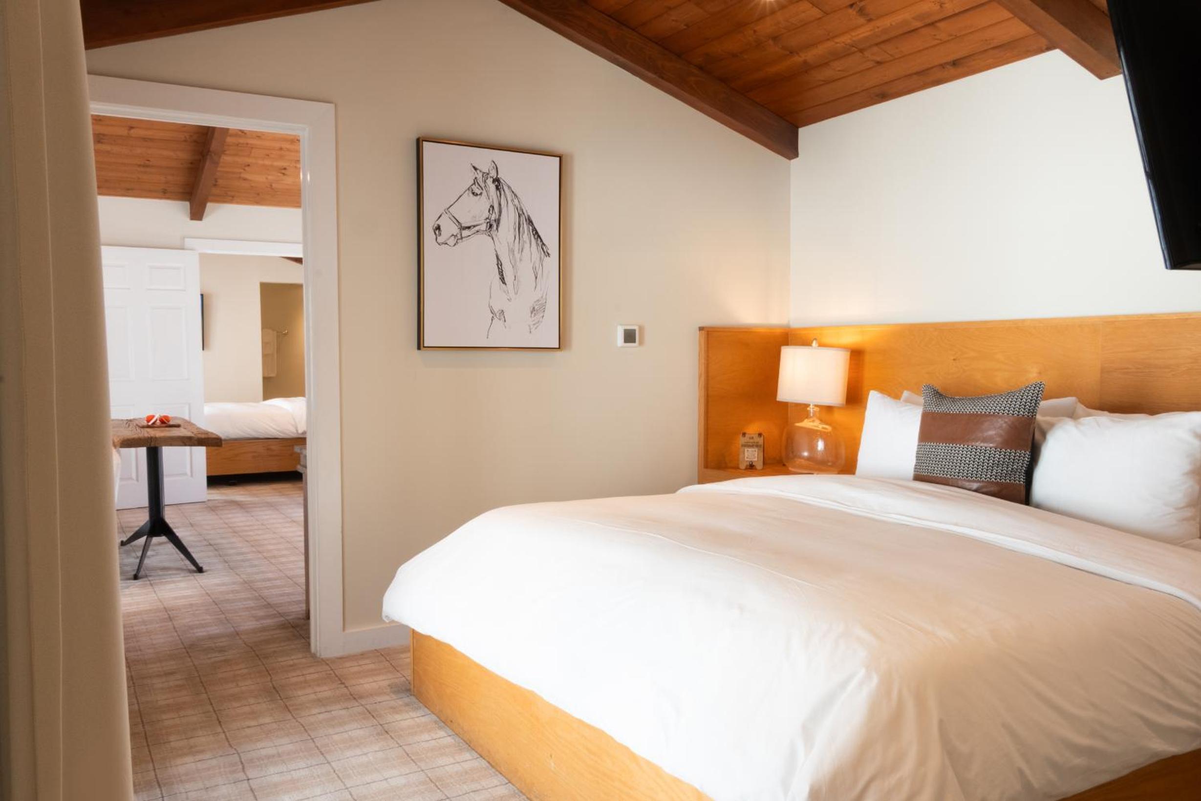 2 Bedrooms, Suite, Bungalow