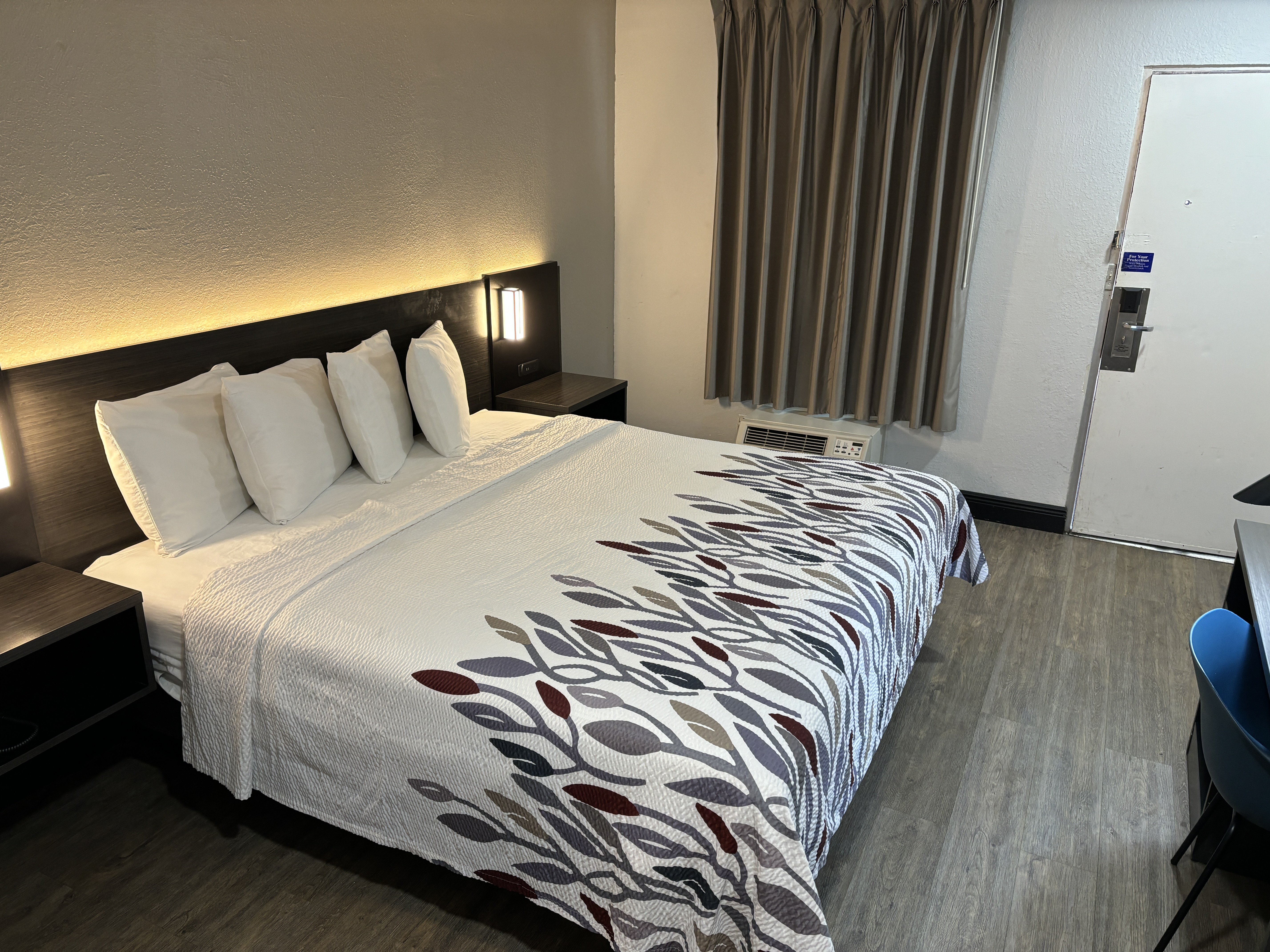 Superior, King Bed, Accessible