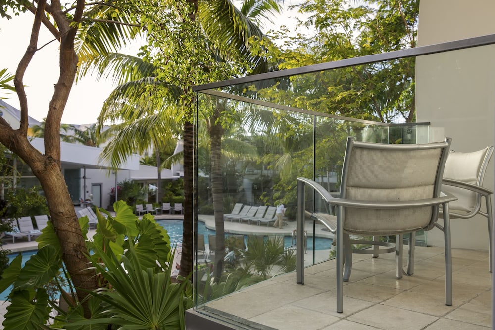 Santa Maria Suites 63/78