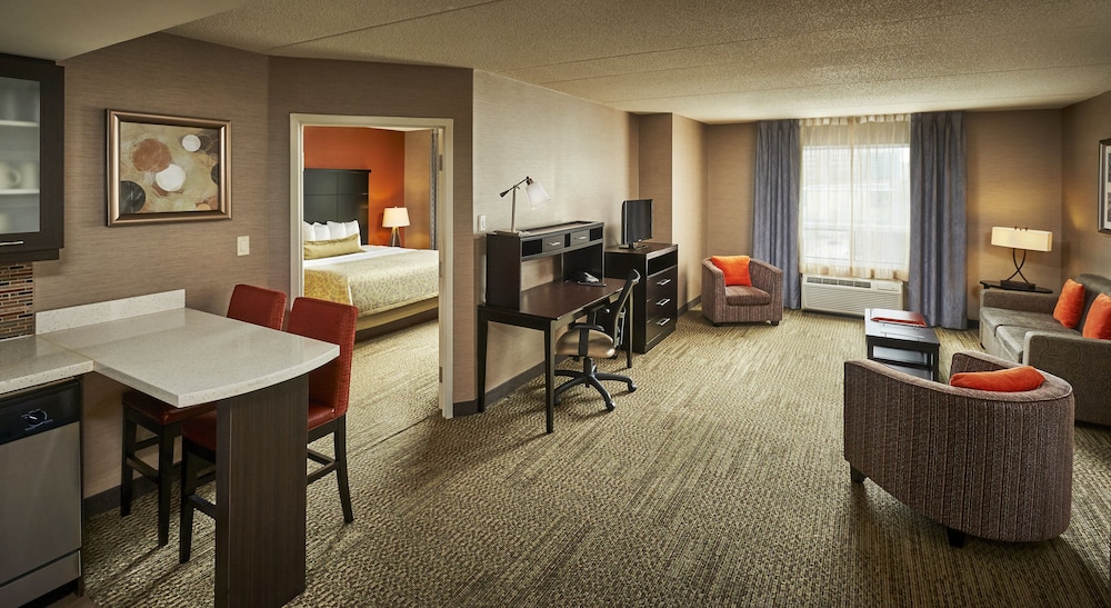 STAYBRIDGE SUITES HAMILTON - DOWNTOWN 39/80