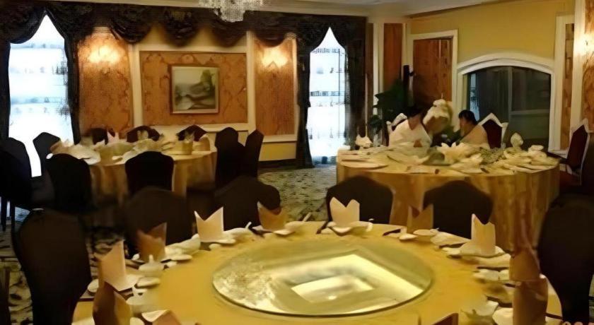 Foshan Jubilee Hotel 64/77