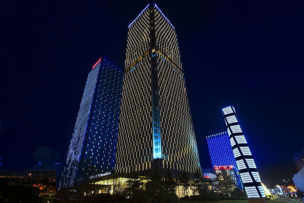 Pullman Yantai Center 4/50