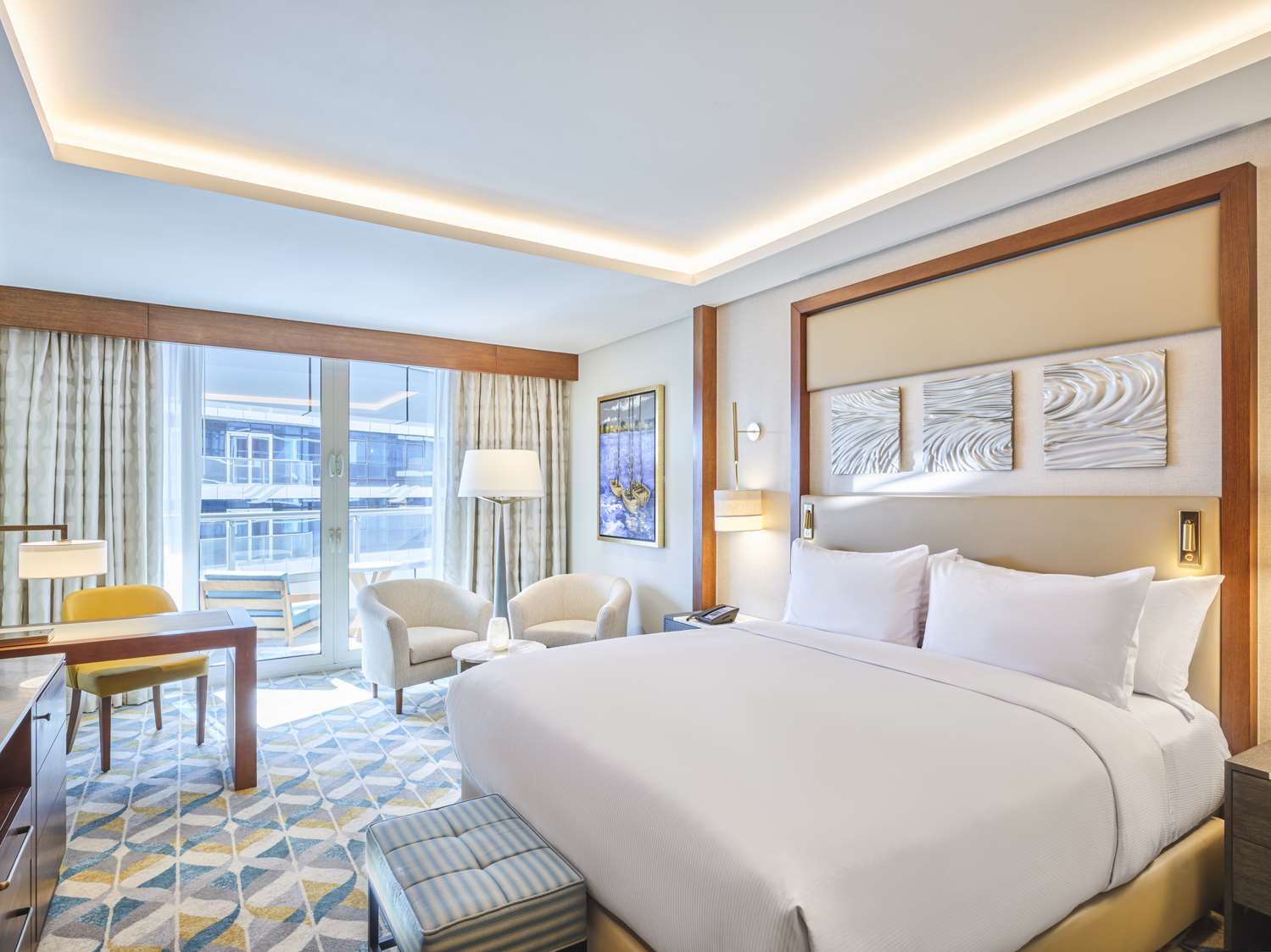 Executive, King Bed, Partial River View