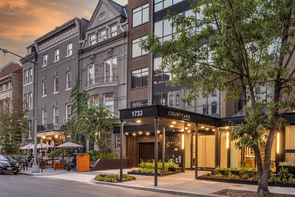 Courtyard by Marriott Washington, DC Dupont Circle 4/43