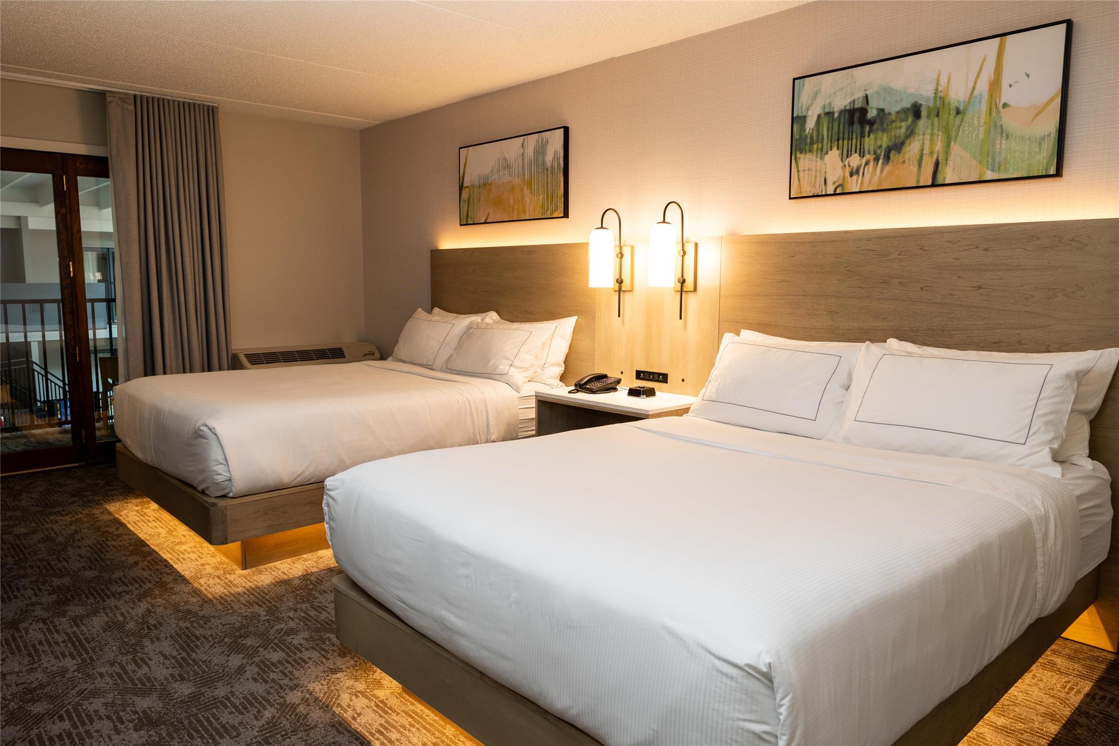 Room, 2 Queen Beds, Pool View