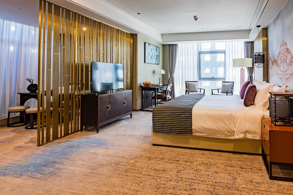 LDS hotel Belgrade 8/24