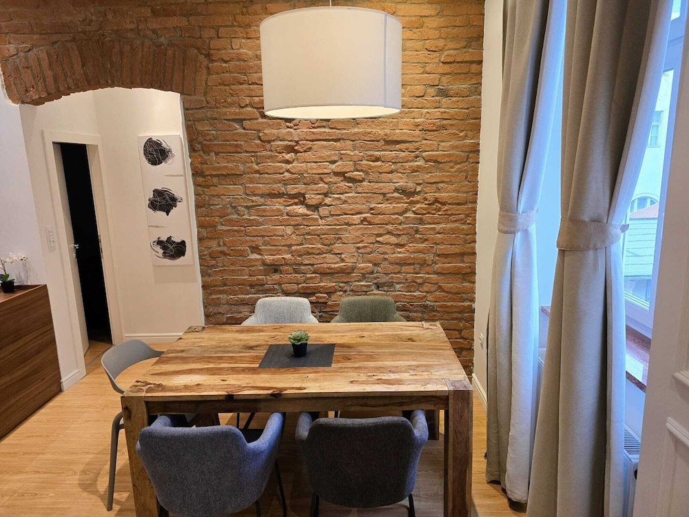 Tesla Boutique Apartments & Rooms 35/50