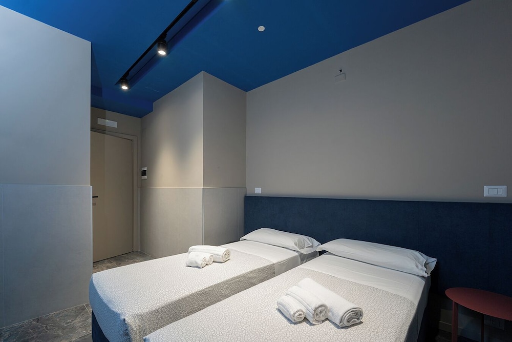 ECONOMY, TWIN BEDS
