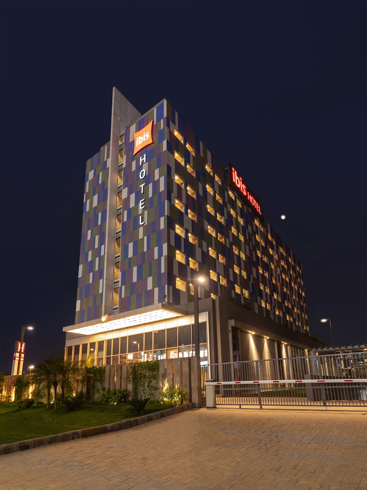 Ibis Kolkata Rajarhat 2/76