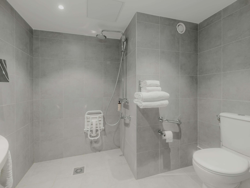 Mercure Annecy Sud 69/70