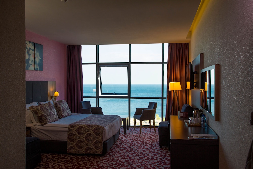 Euphoria Batumi Convention And Casino Hotel 8/63