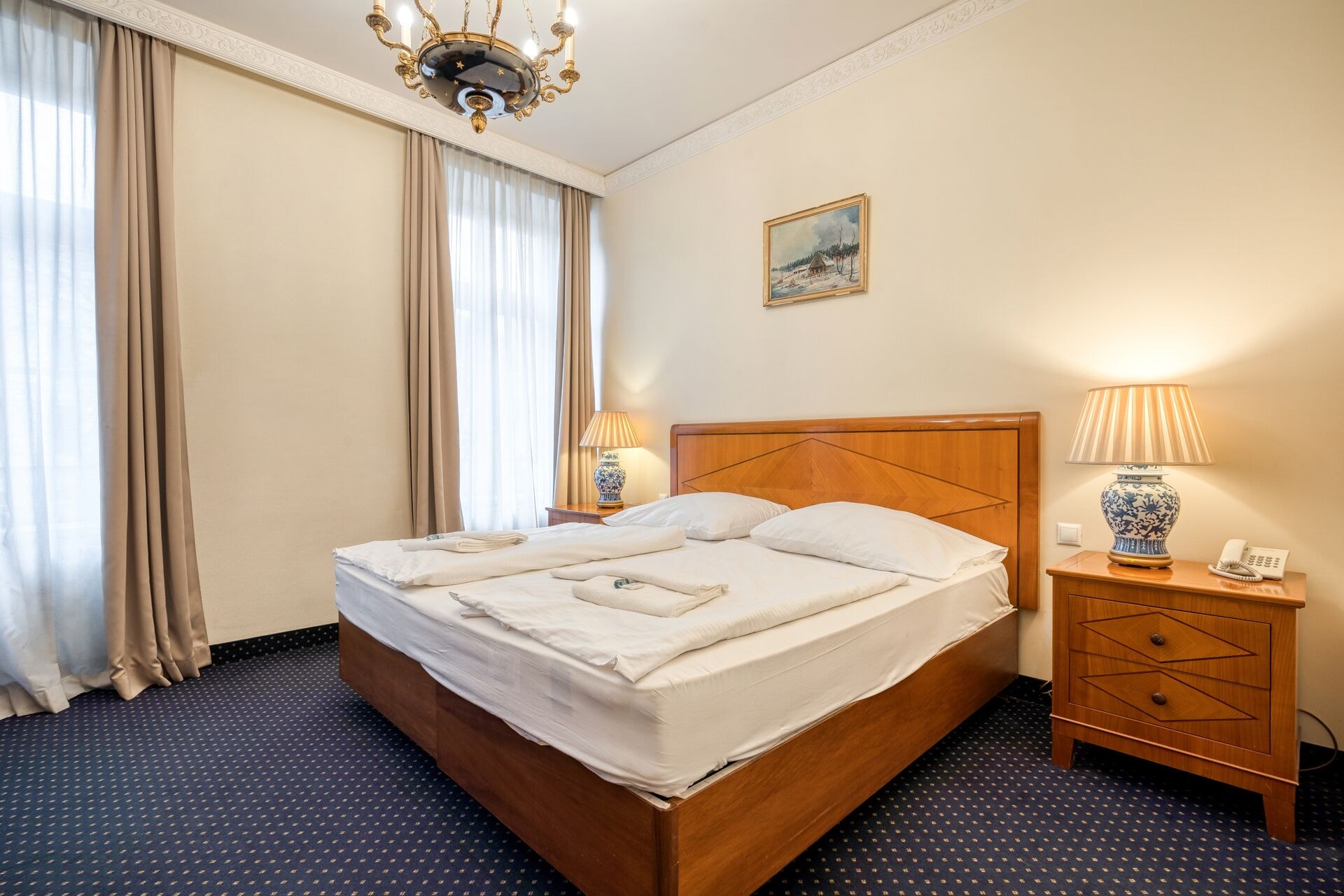 SUPERIOR, DOUBLE OR TWIN BED