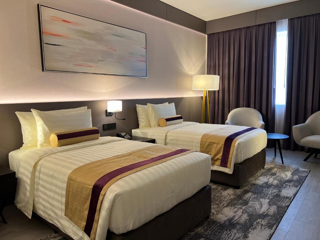 Deluxe Room w/ balcony