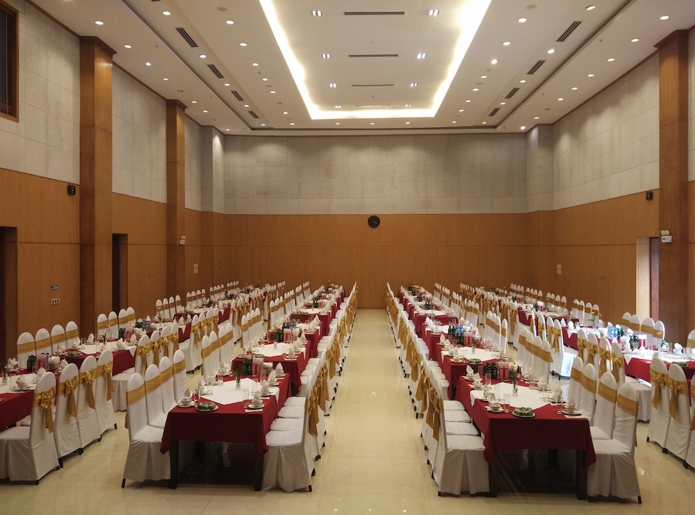 Quang Ba Trade Union Hotel 63/65