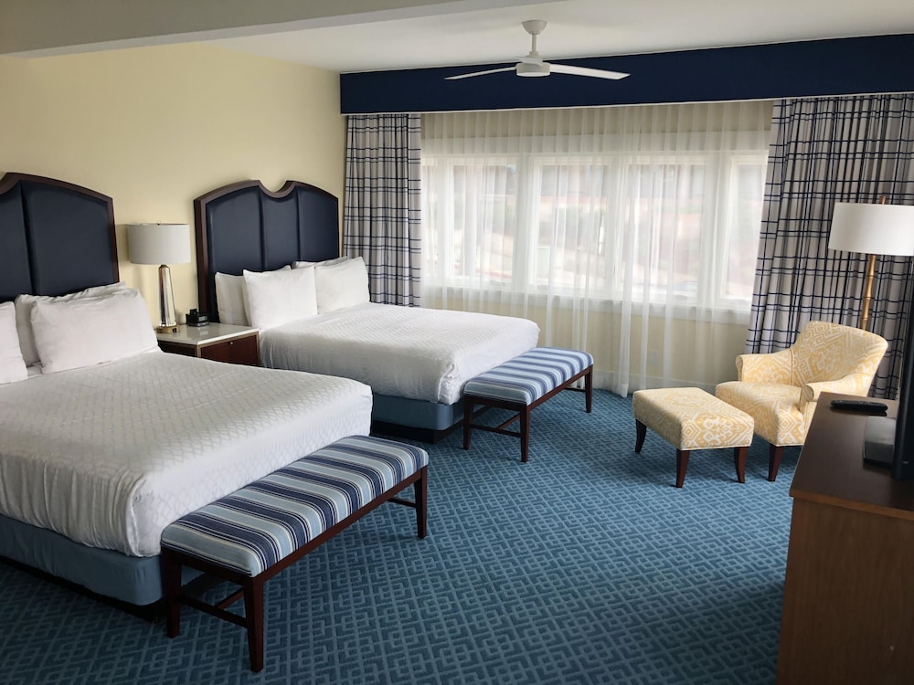 GRAND, SUPERIOR, 2 QUEEN BEDS, OCEAN VIEW