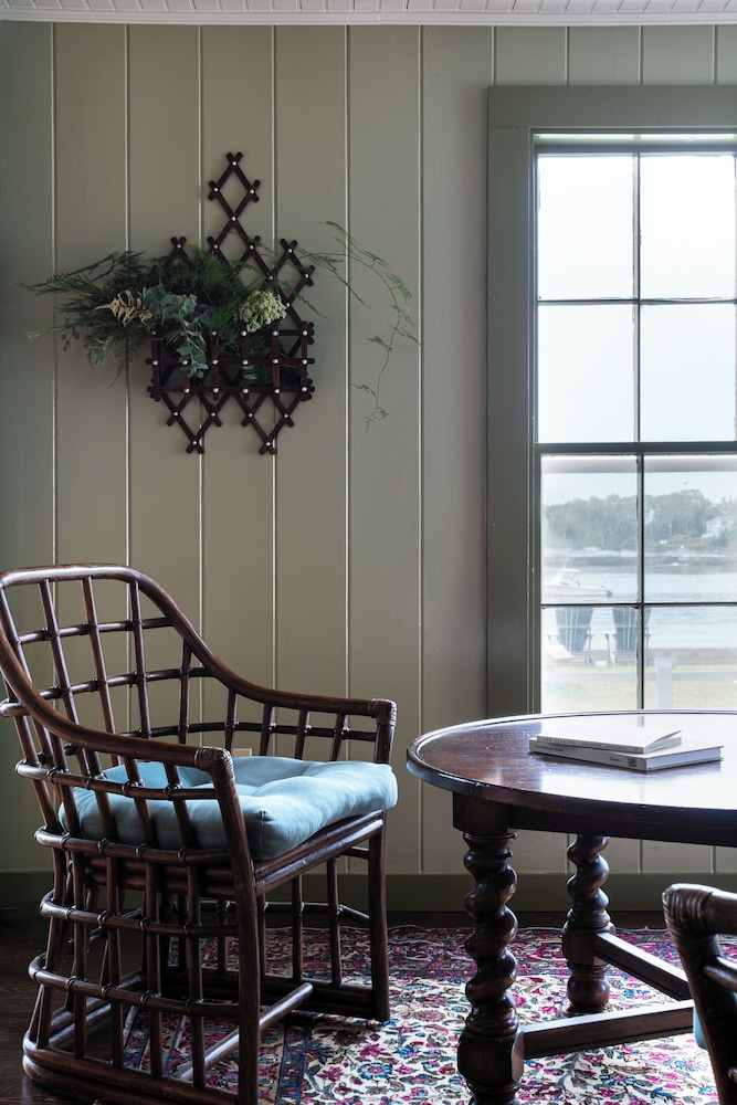 Bluebird Ocean Point Inn 27/47
