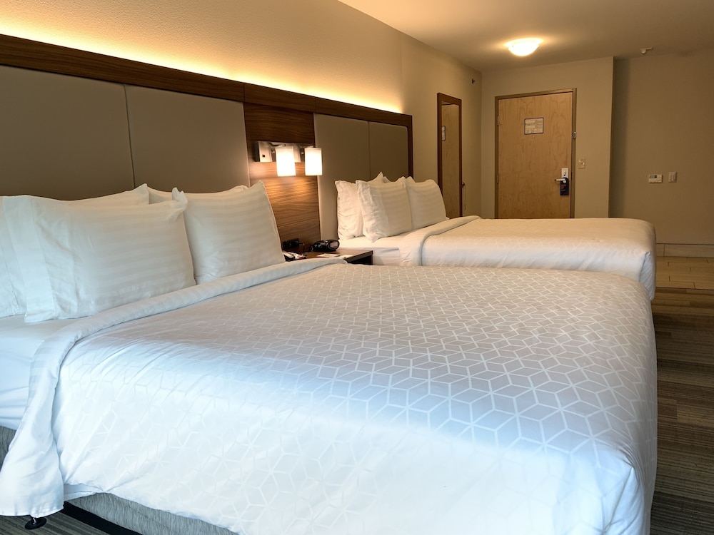 HOLIDAY INN EXPRESS & SUITES DANVILLE 19/42
