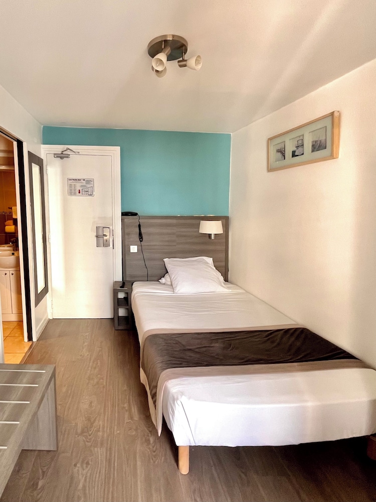 LUXOR BASTILLE HOTEL 26/61