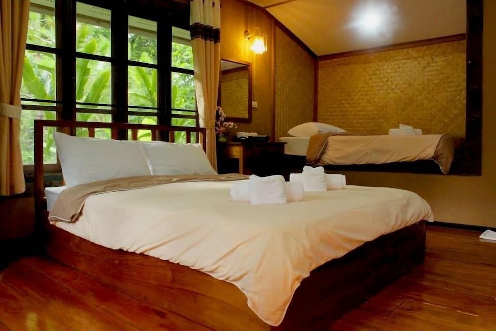 Baan Phuthadol 24/41