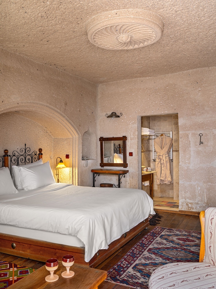 Kelebek Special Cave Hotel 27/84