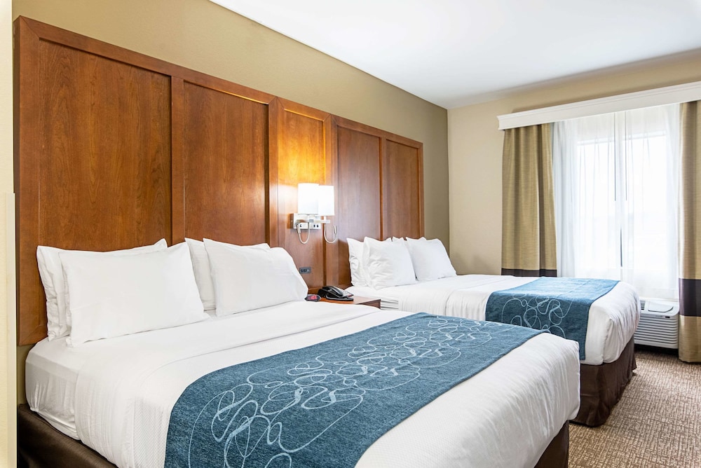 Comfort Inn & Suites Pine Bluff 7/29