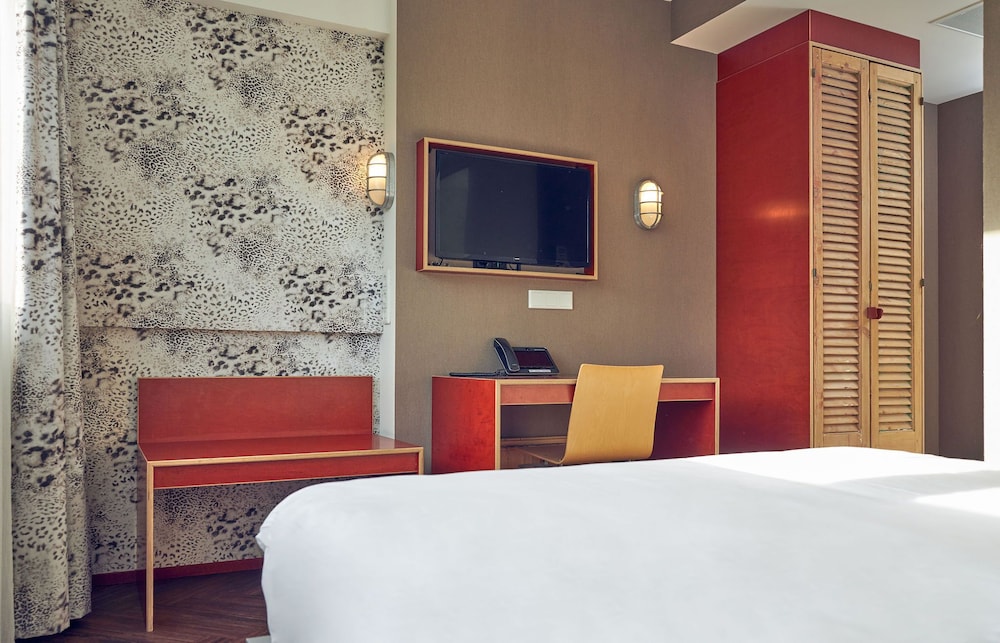 Beachhouse Hotel 13/39