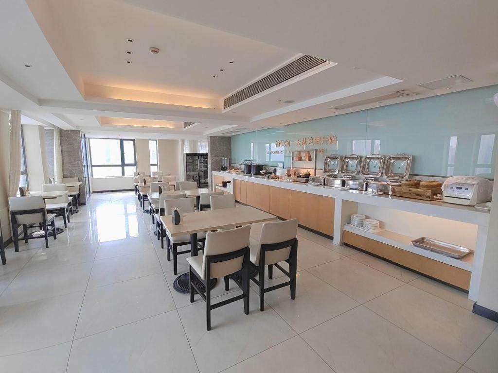 City Comfort Inn Jingzhou Wanda Plaza 33/42