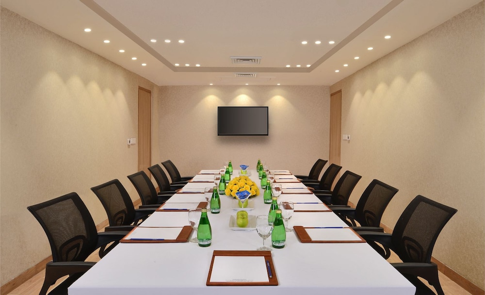 Golden Sarovar Portico 46/59