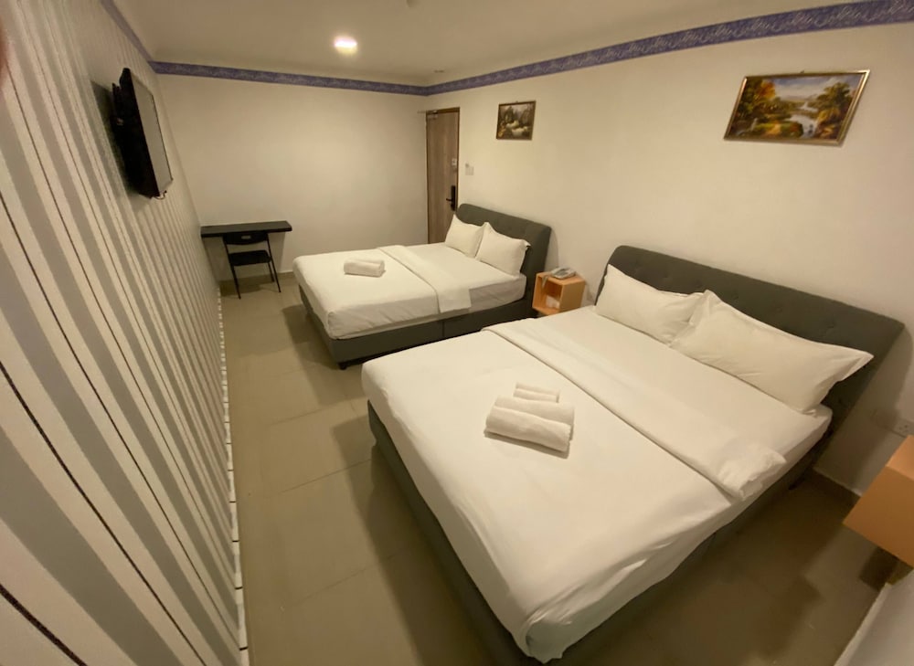 Shobi Hotel 25/48