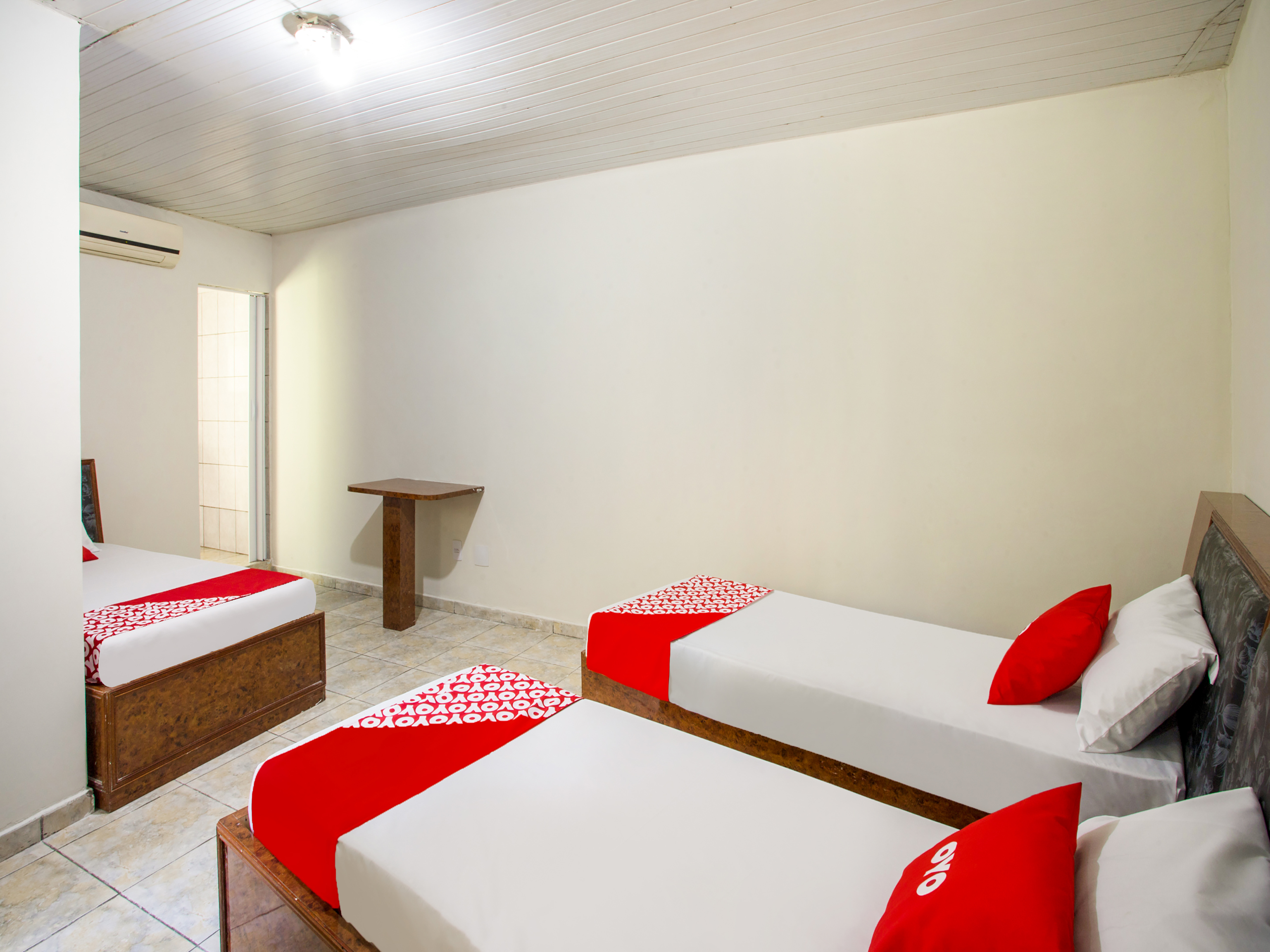 Room, Triple, 1 Double and 1 Single Bed