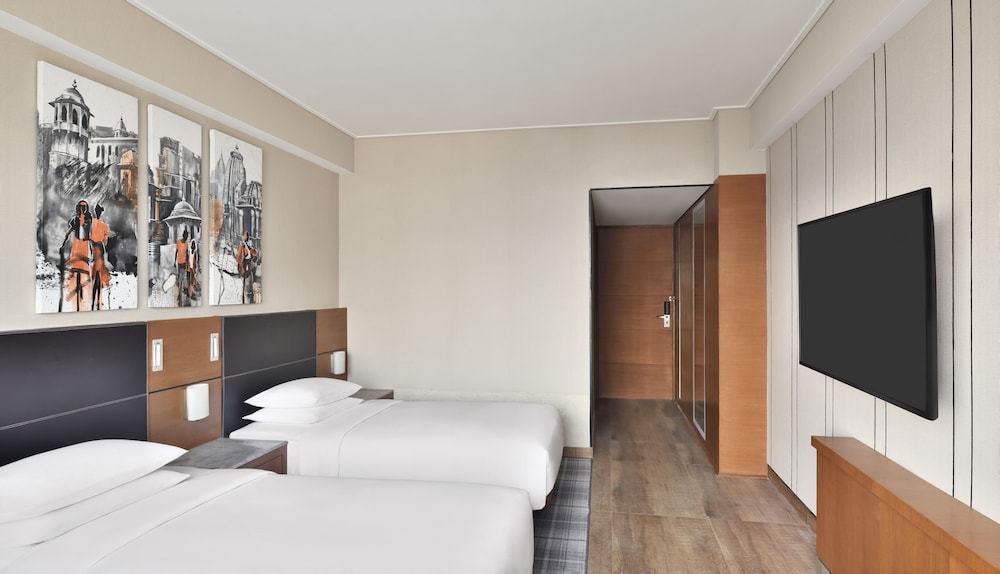 Hyatt Centric Janakpuri New Delhi (ex. Piccadily Janakpuri) 15/64