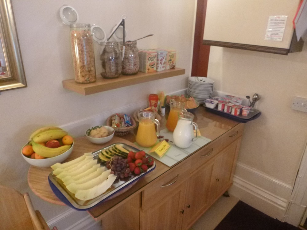 The Warwick - Guest House 32/50