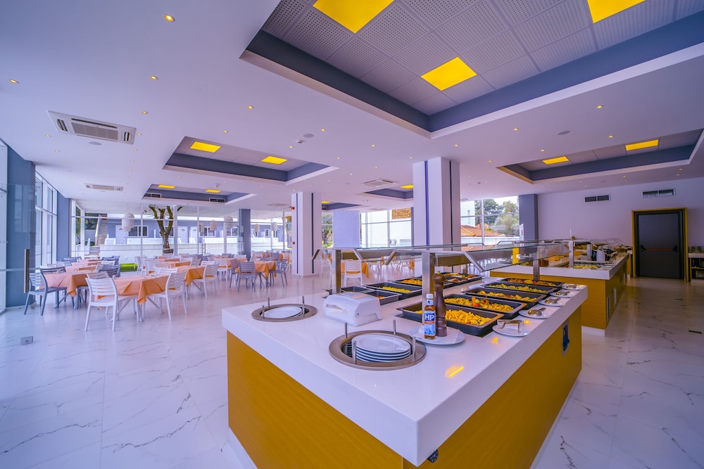 Oceanis Park Hotel 63/88